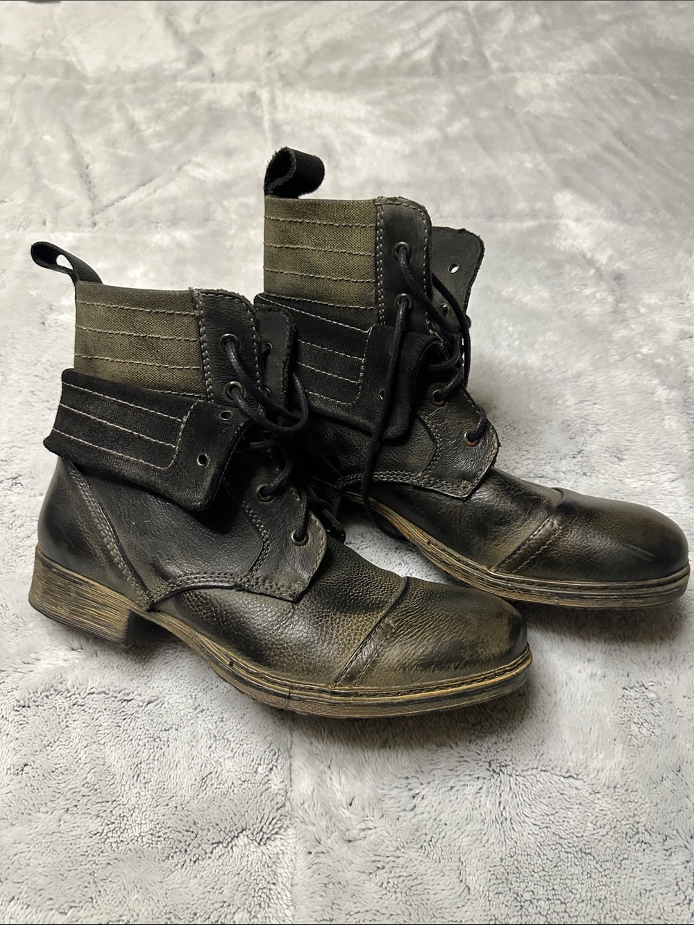 Men's Black/Brown Vintage Look Fold-Top Lace-Up Leather Boots